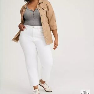 NWT. Torrid Feel The Fit High- Rise Ankle Crop Jeans Sz.22